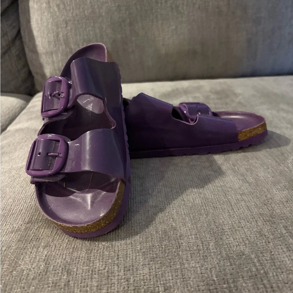 Birkenstock Purple Patent Big Buckle Sandals, Sz 39 - Picture 2 of 5